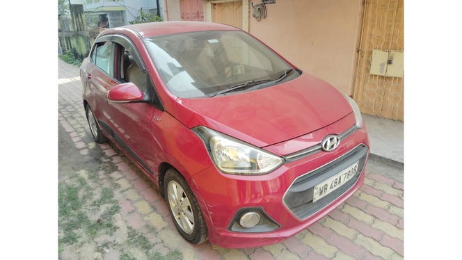 
								Hyundai Xcent full									