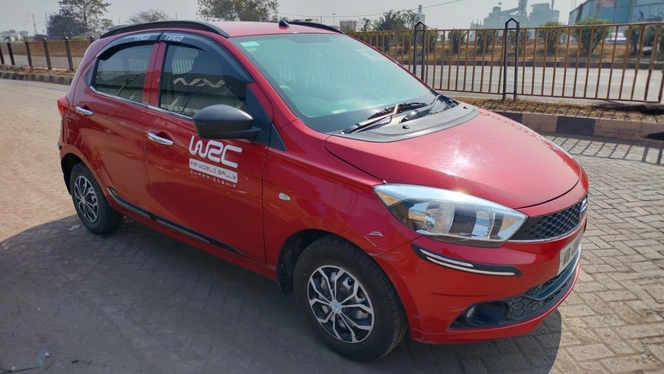 
								Tata Tiago XZ full									
