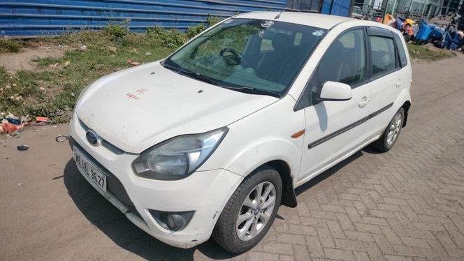 
								Ford Figo full									