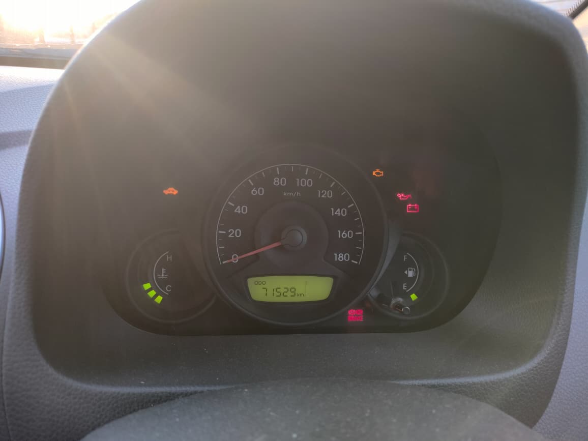 
								Hyundai EON full									