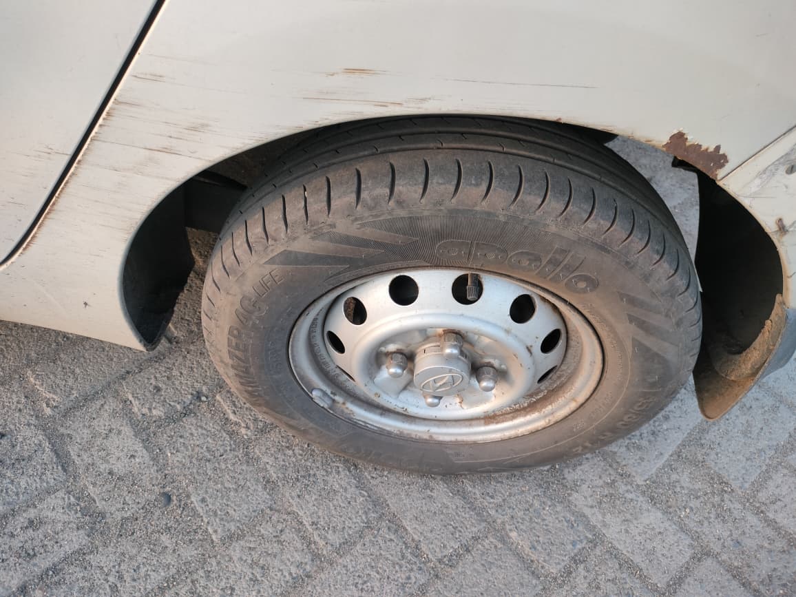 
								Hyundai EON full									