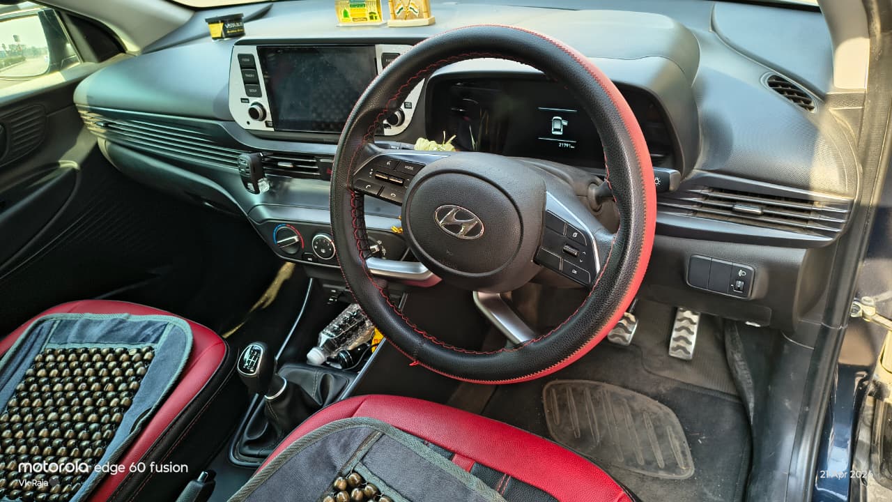 
								Hyundai i20 Sportz full									
