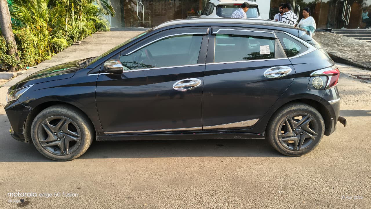 
								Hyundai i20 Sportz full									