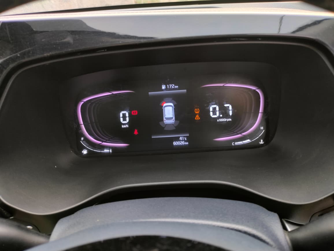 
								KIA Carens full									
