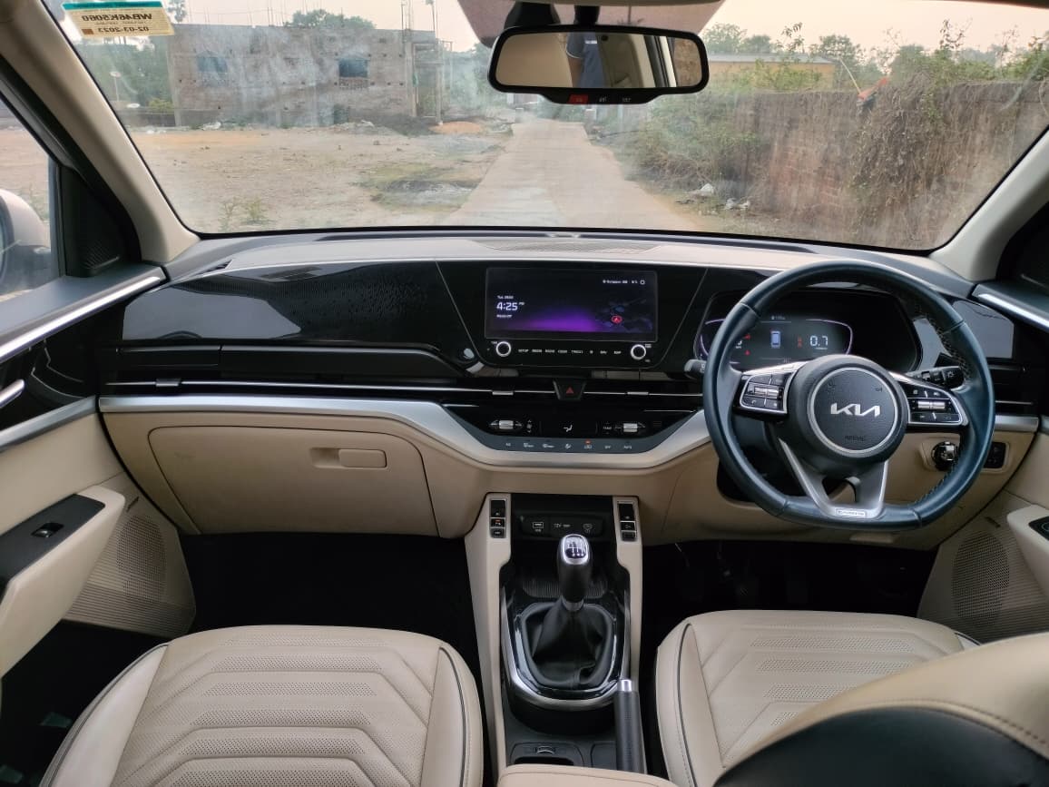 
								KIA Carens full									