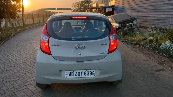 
								Hyundai EON full									