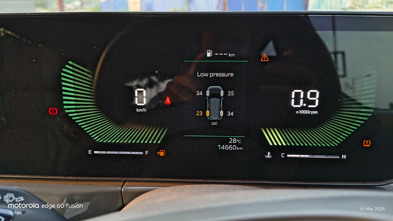 
								Kia Syros G1.0t 6mt Htx full									
