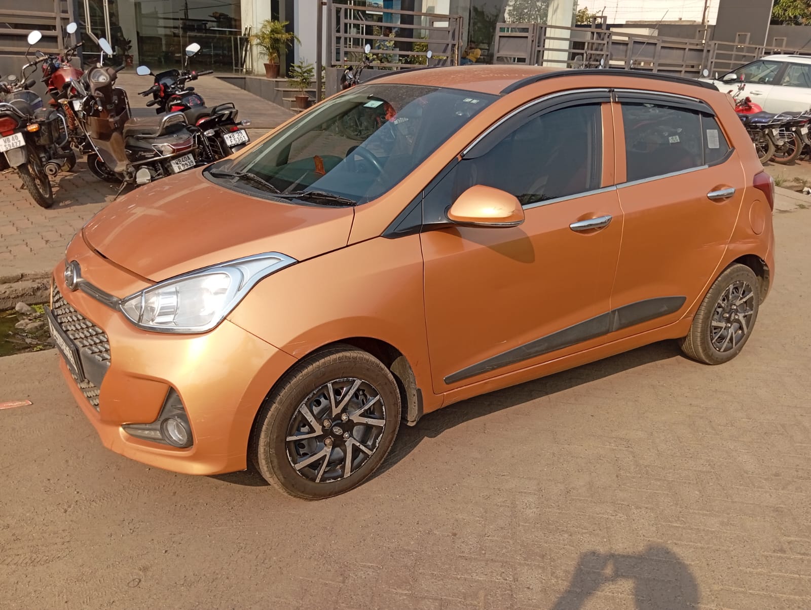 
								Hyundai Grand I10 Sportz full									