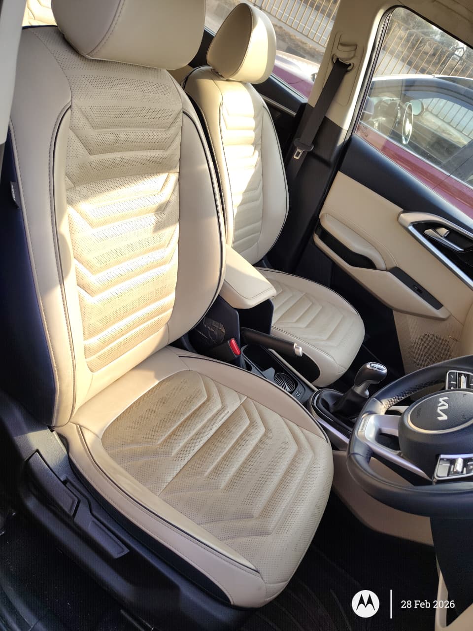 
								Kia Carens D1.5 6mt Luxury Plus 7 full									