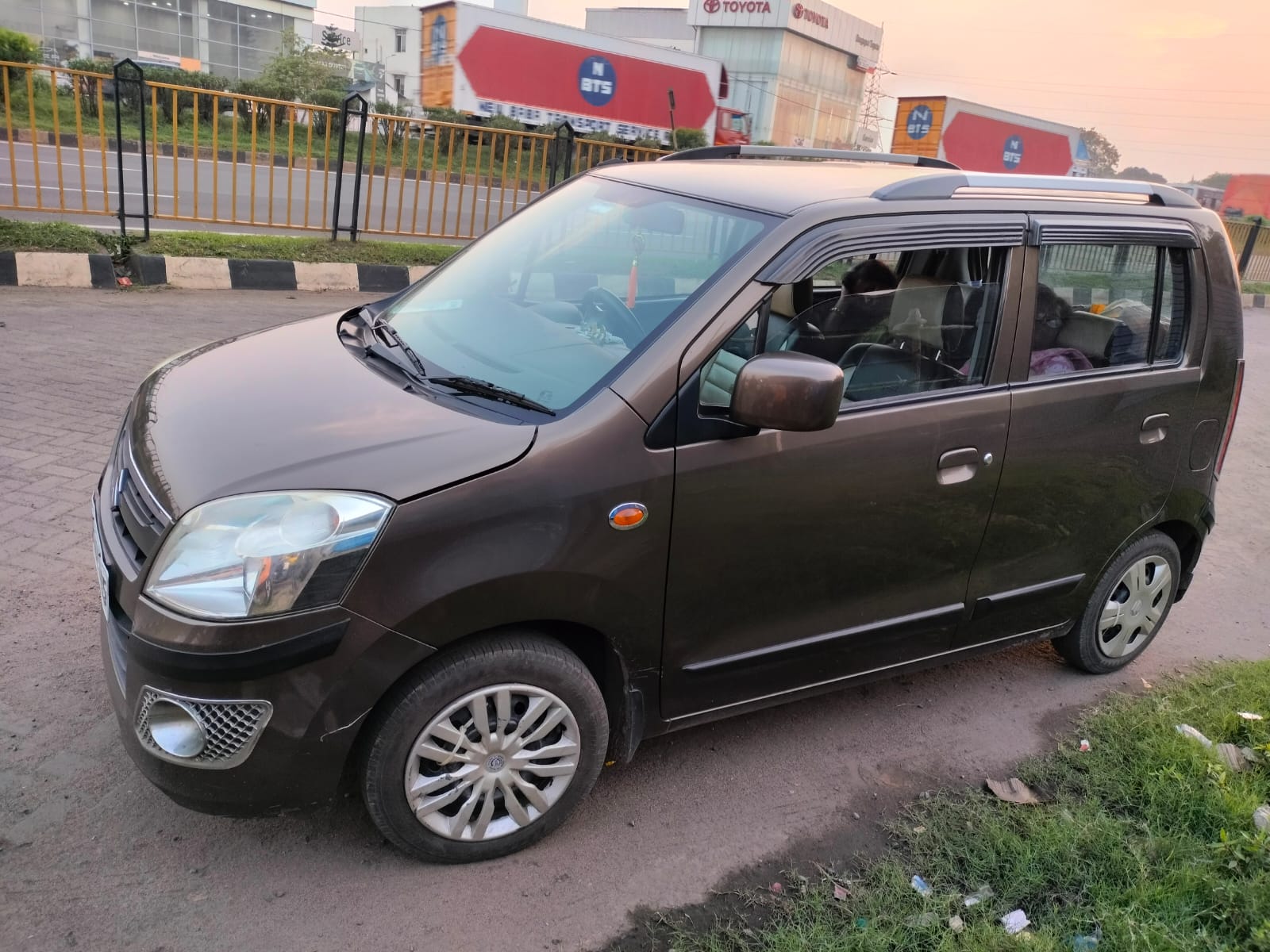 
								Maruti WAGON-R VXI full									