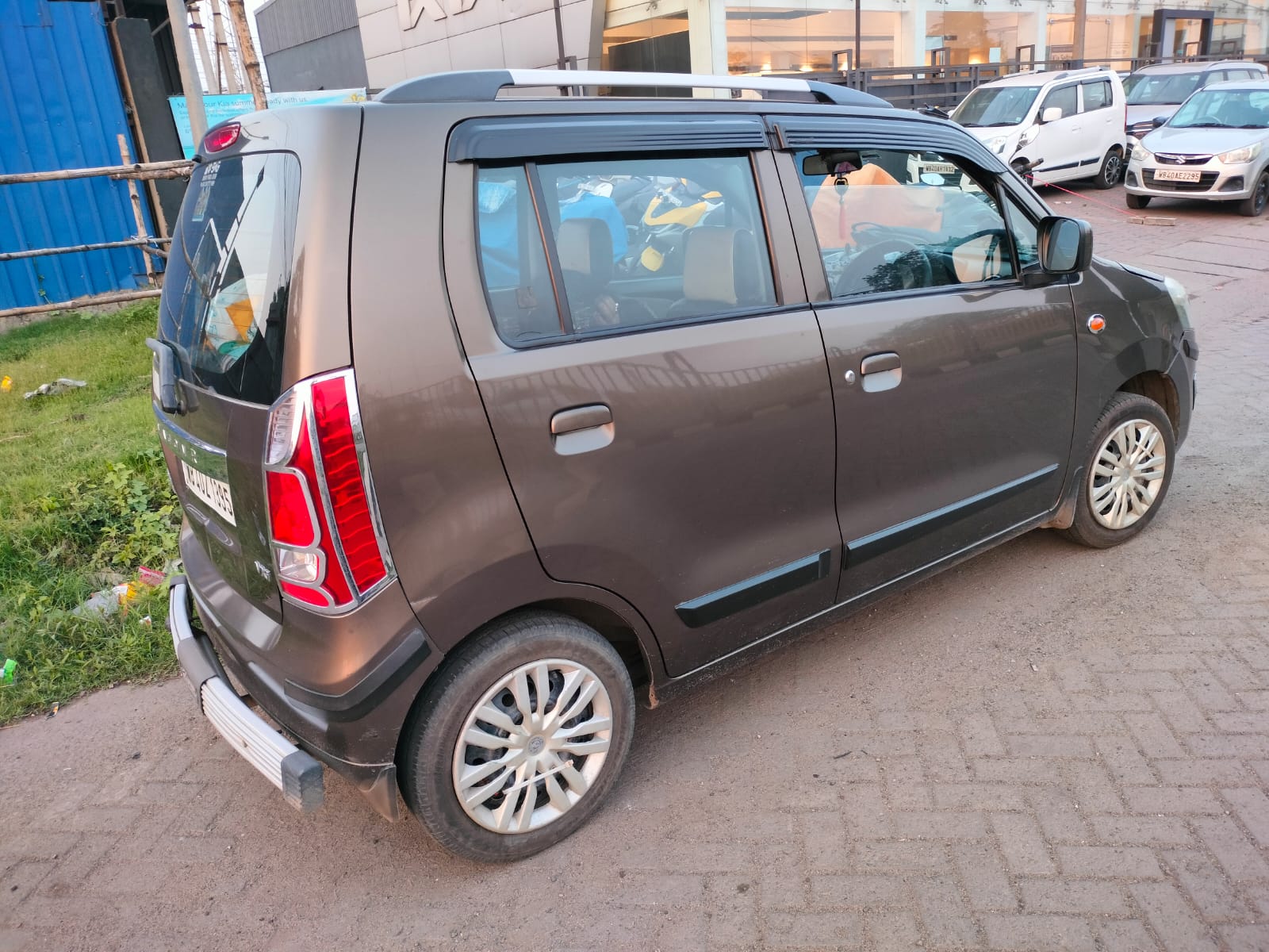 
								Maruti WAGON-R VXI full									