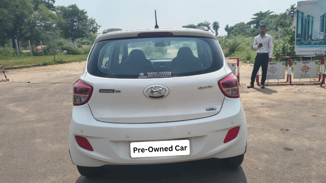 
								Hyundai Grand i10 Sportz full									