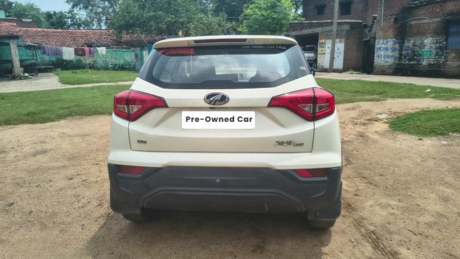 
								Mahindra XUV300 full									