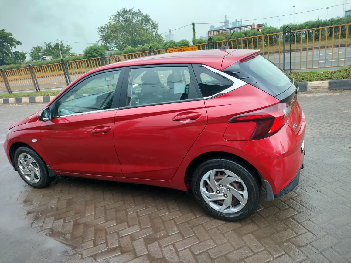 
								Hyundai i20 Magna full									