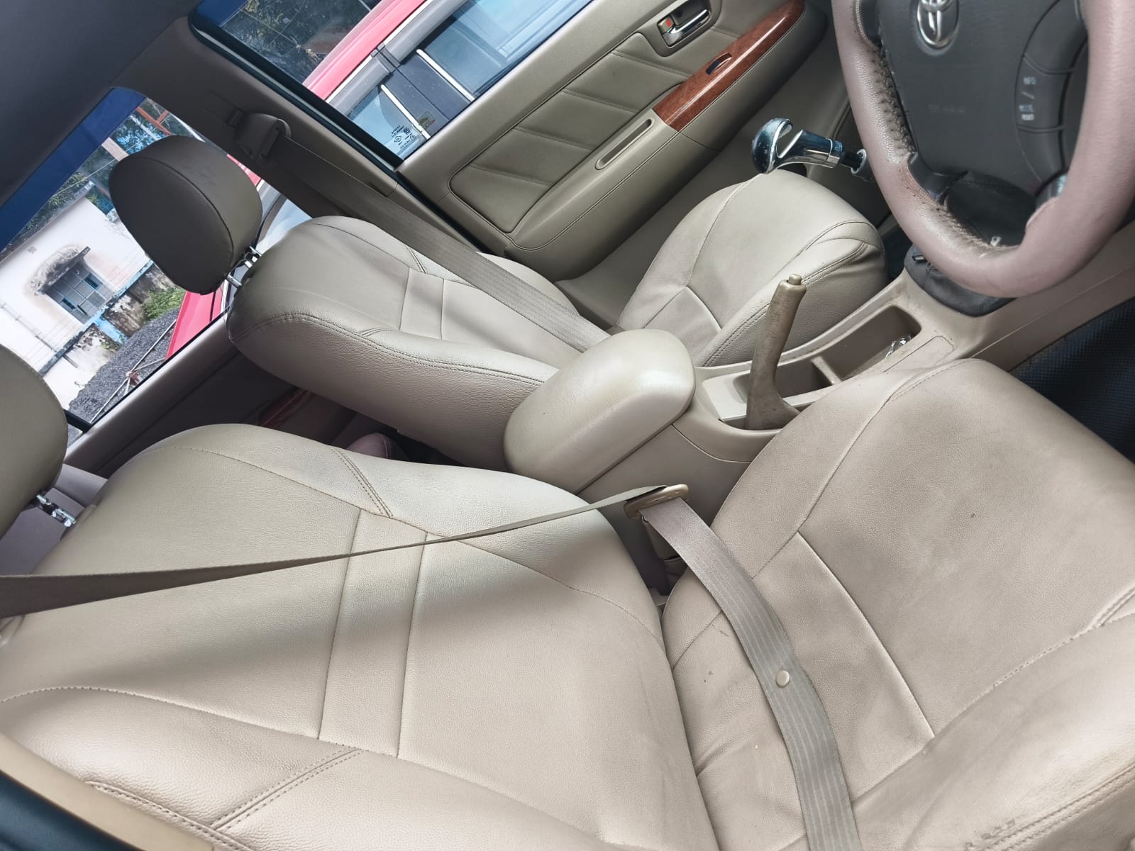 
								Toyota Fortuner full									