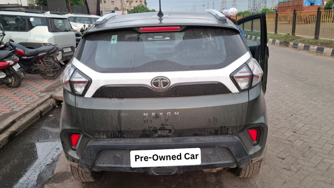 
								Tata Nexon full									