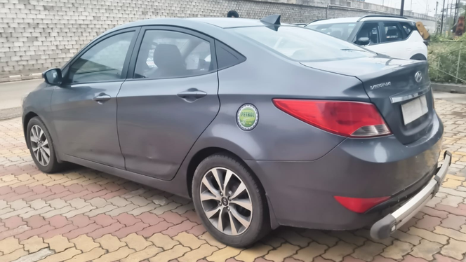 
								Hyundai Verna full									