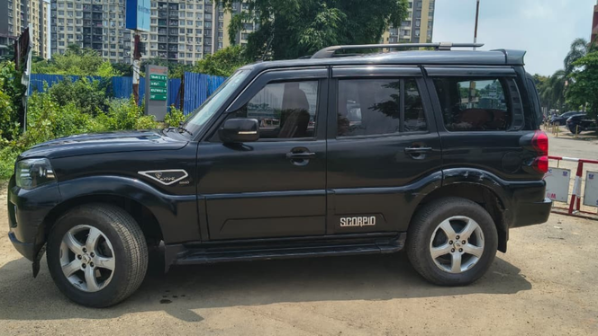 
								Mahindra Scorpio S11 full									