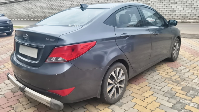 
								Hyundai Verna full									