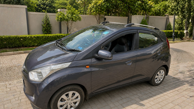 
								Hyundai EON Sportz full									