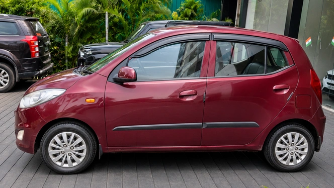 
								Hyundai i10 full									