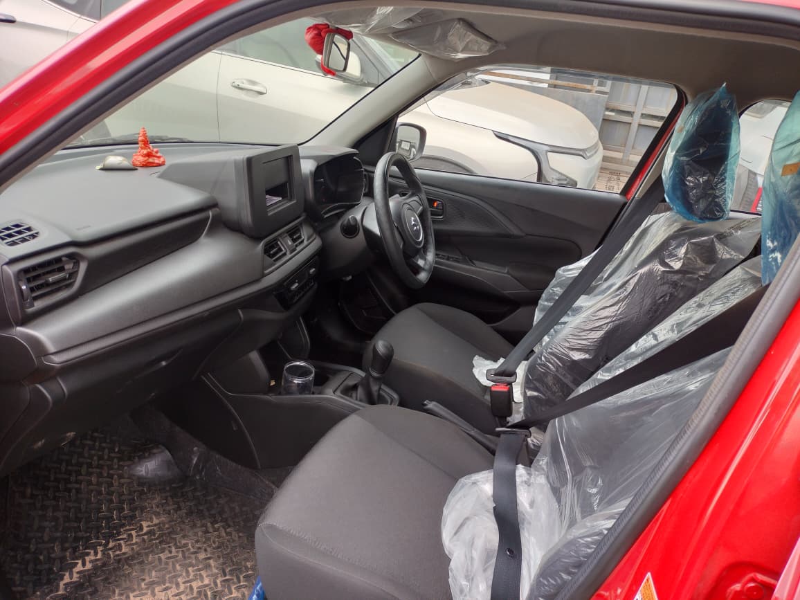
								Maruti Swift LXI full									