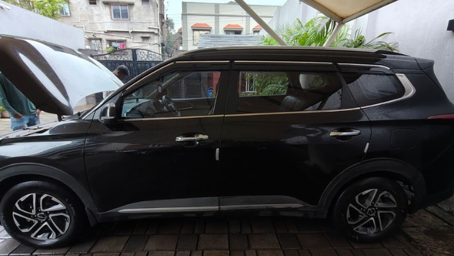 
								Kia Caren D1.5 6MT Luxury7 full									
