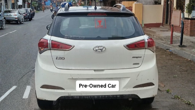 
								Hyundai i20 Magna full									