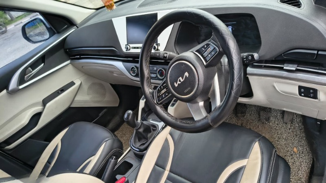 
								Kia Carens G1.5 6MT full									