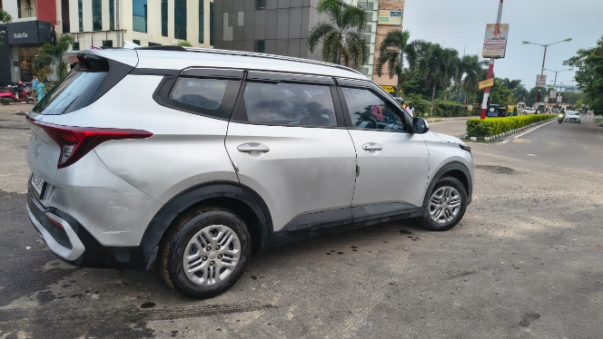 
								Kia Carens G1.5 6MT full									
